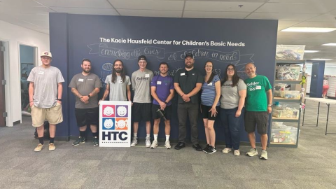 Hannah`s Treasure Chest Volunteer